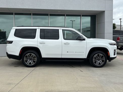 New 2026 Jeep Grand Wagoneer 2WD w/ Premium Group I image 2