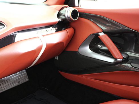 Certified 2020 Ferrari 812 Superfast RWD image 32