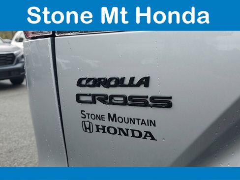 Used 2024 Toyota Corolla Cross SE image 8