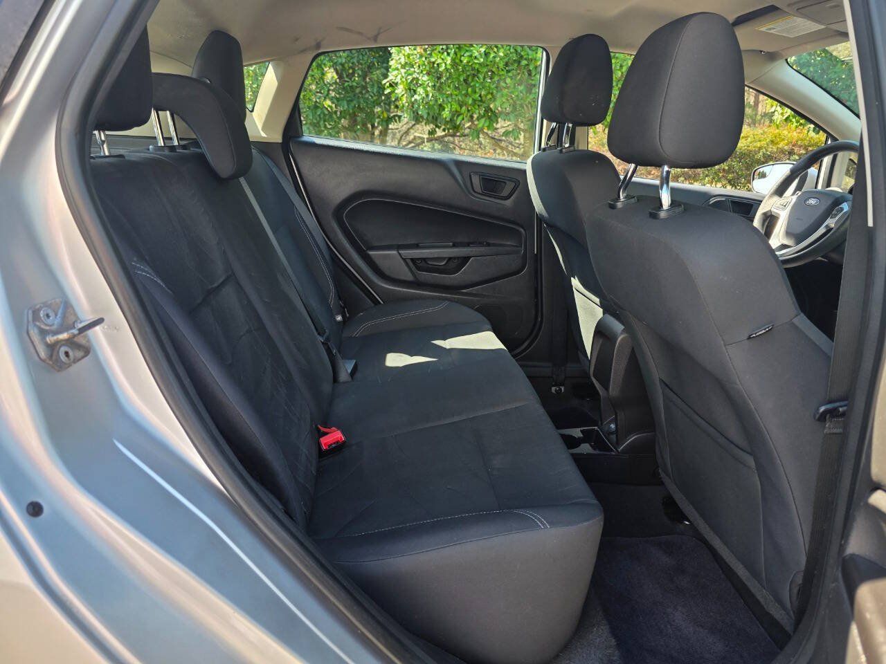 Used 2017 Ford Fiesta SE FWD image 25