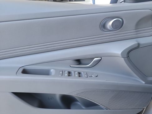 Certified 2025 Hyundai Elantra Sport FWD image 20