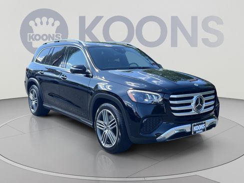 Used 2025 Mercedes-Benz GLS 450 4MATIC image 2