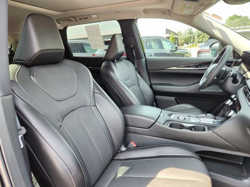 Certified 2025 INFINITI QX60 Pure w/ Cargo Package AWD/4WD image 16