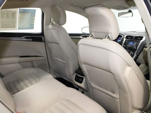 Used 2014 Ford Fusion SE FWD image 29