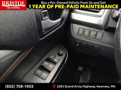 Used 2017 Toyota Highlander XLE w/ Carpet Mat Package image 23