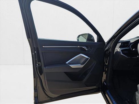 New 2025 Audi Q3 2.0T Premium image 13