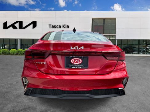 Used 2024 Kia Forte LXS w/ LXS Technology Package FWD image 4