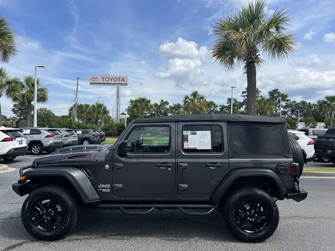 Used 2018 Jeep Wrangler Unlimited Sport S AWD/4WD image 7
