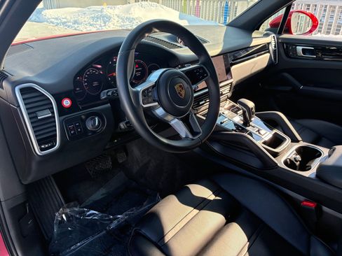 Certified 2023 Porsche Cayenne image 4