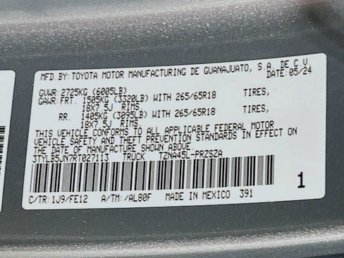 Used 2024 Toyota Tacoma TRD Sport AWD/4WD image 27
