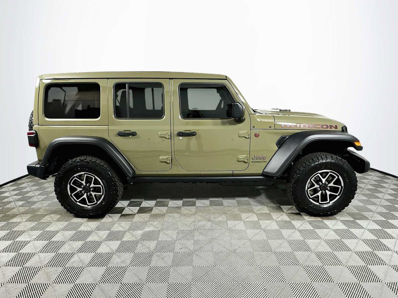 Used 2026 Jeep Wrangler Unlimited Rubicon w/ Safety Group AWD/4WD image 8