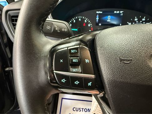 Used 2022 Ford Escape SE w/ Cold Weather Package image 16