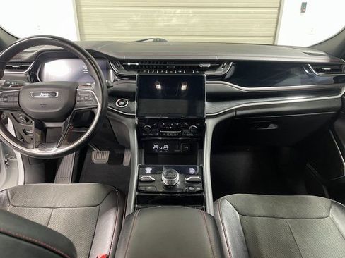 Used 2022 Jeep Grand Cherokee Trailhawk w/ Advanced Protech Group II AWD/4WD image 13