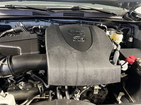 Used 2022 Toyota Tacoma TRD Sport w/ Technology Package AWD/4WD image 29