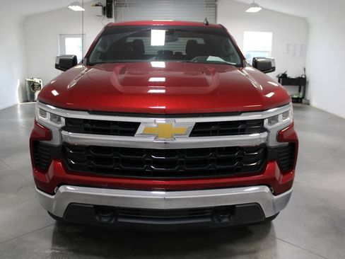 Used 2023 Chevrolet Silverado 1500 LT AWD/4WD image 3