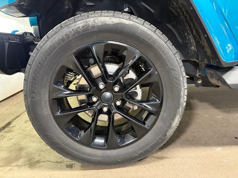 Used 2024 Jeep Wrangler Unlimited Sahara AWD/4WD image 22