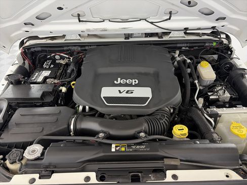 Used 2017 Jeep Wrangler Unlimited Sport w/ Quick Order Package 24S AWD/4WD image 11