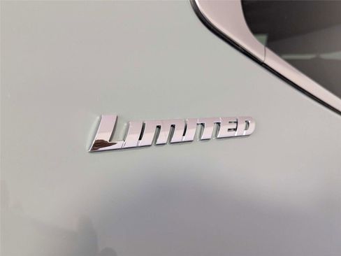 Used 2024 Toyota Tundra Limited w/ Power Package RWD image 9