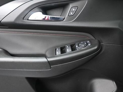 Used 2022 Chevrolet TrailBlazer RS FWD image 23