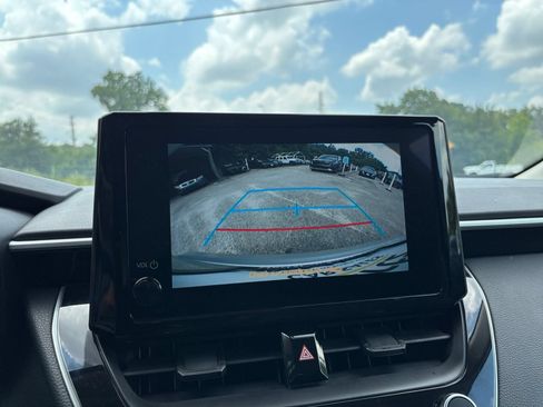Used 2025 Toyota Corolla LE FWD image 21