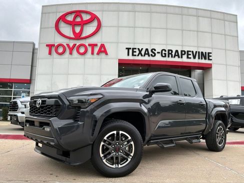 Used 2025 Toyota Tacoma TRD Sport RWD image 2