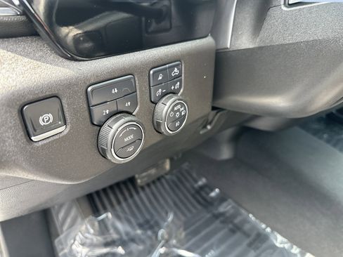 Certified 2025 Chevrolet Silverado 3500 LT w/ All Star Edition AWD/4WD image 15