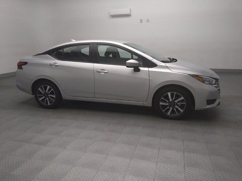 Used 2025 Nissan Versa SV image 11