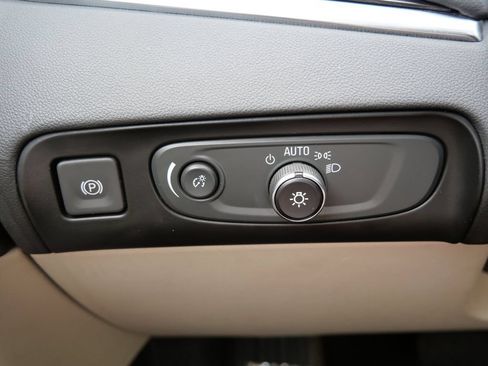 Used 2018 Buick Enclave Premium w/ Experience Buick Package AWD/4WD image 22