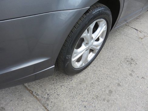 Used 2012 Ford Fusion SE image 32