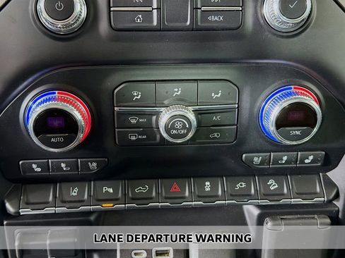 Used 2022 GMC Sierra 2500 AT4 w/ AT4 Premium Plus Package image 8