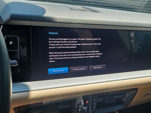 Certified 2024 Porsche Cayenne AWD/4WD image 32