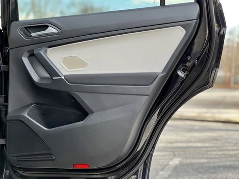 Used 2020 Volkswagen Tiguan S image 19