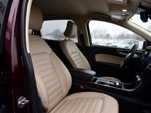 Used 2022 Ford Edge SEL w/ Convenience Package image 16