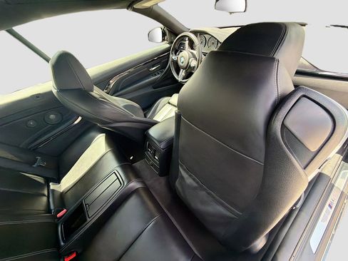 Used 2020 BMW M4 Convertible w/ M Driver's Package image 25