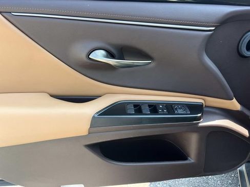 Used 2019 Lexus ES 350 w/ Accessory Package 2 FWD image 28