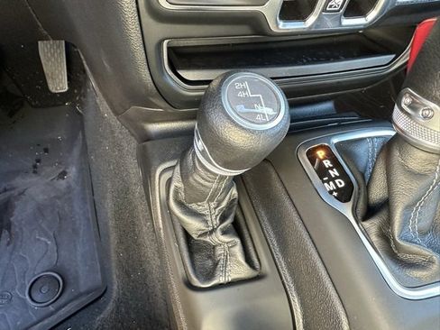 Used 2024 Jeep Wrangler Sport S image 31