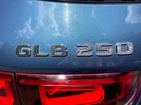 Used 2020 Mercedes-Benz GLB 250 4MATIC image 8
