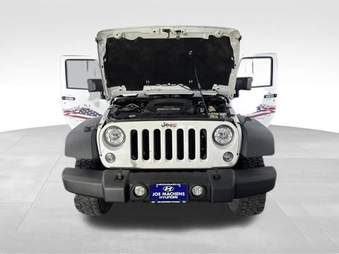 Used 2017 Jeep Wrangler Unlimited Rubicon AWD/4WD image 13