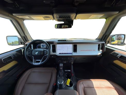 Used 2024 Ford Bronco Heritage Edition AWD/4WD image 14