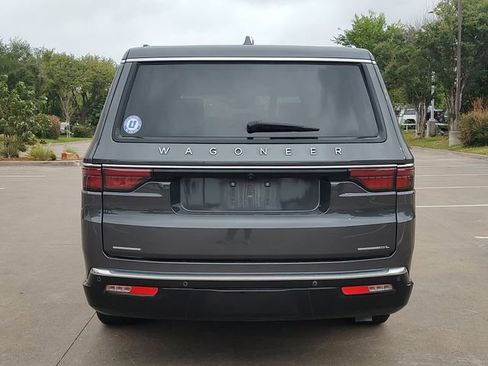 Used 2023 Jeep Wagoneer L Series II w/ Flexible Seating Group image 4