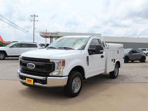 Used 2022 Ford F250 XL w/ Power Equipment Group RWD image 11