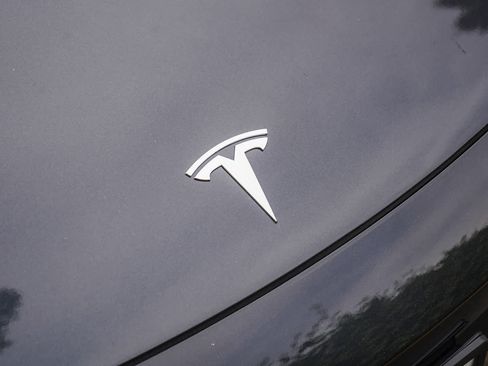 Used 2025 Tesla Model 3 Long Range image 11