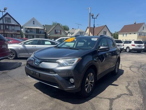 Used 2016 Toyota RAV4 XLE AWD/4WD image 3