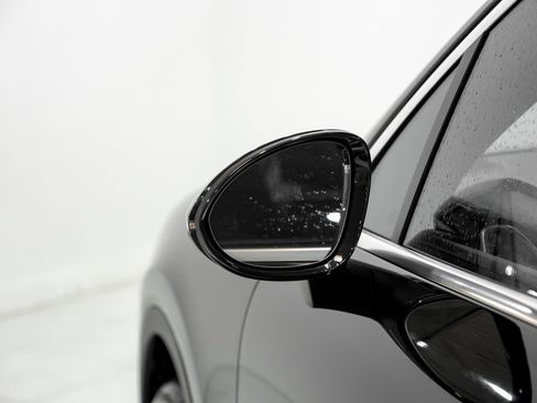 Used 2022 Porsche Cayenne image 35