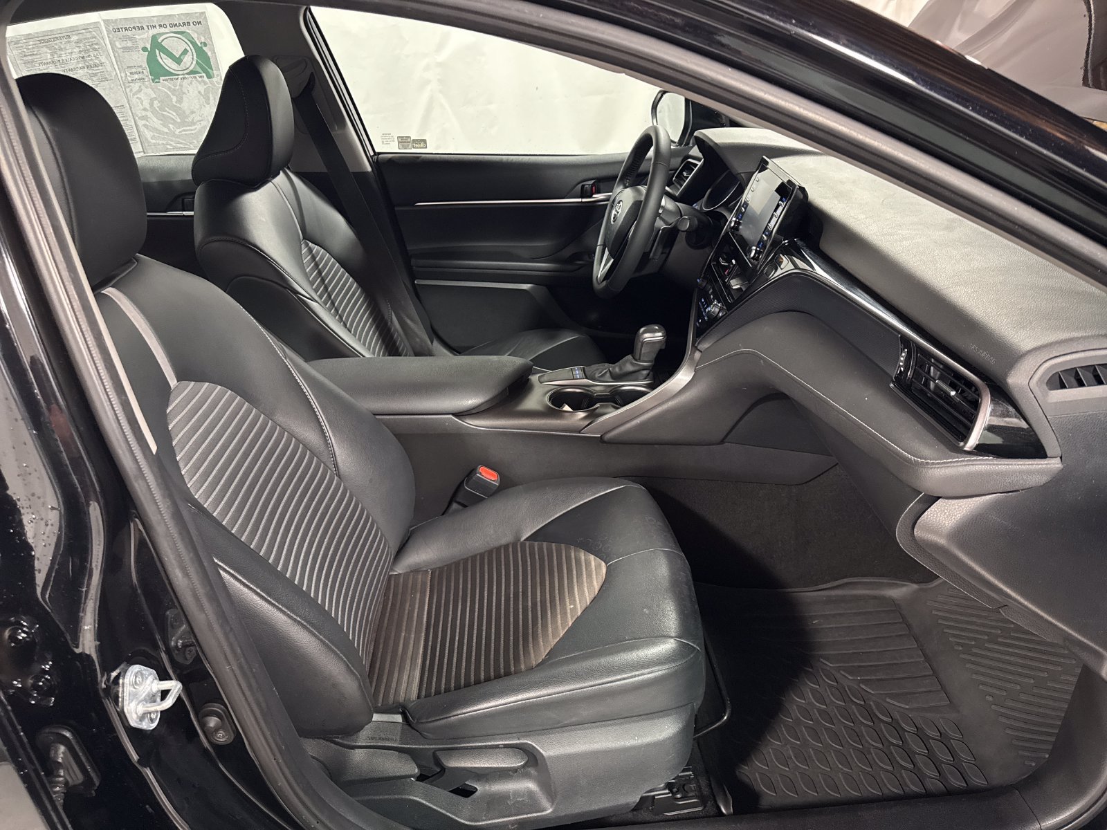 Used 2024 Toyota Camry SE w/ Convenience Package FWD image 22