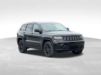 Used 2020 Jeep Grand Cherokee Altitude video 1