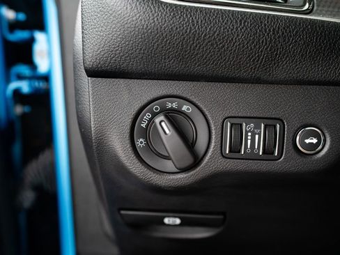 Used 2016 Dodge Challenger SRT Hellcat RWD image 18
