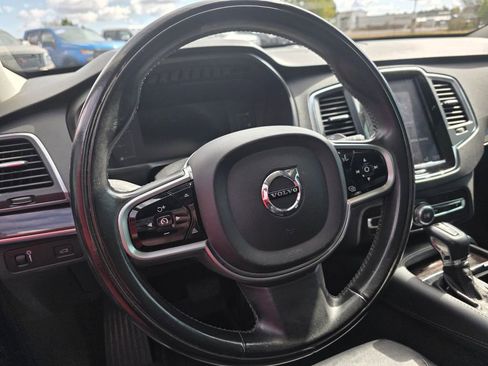 Used 2019 Volvo XC90 T5 Momentum w/ Protection Package Premier FWD image 16