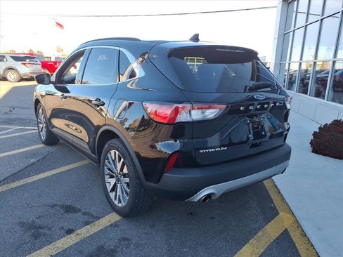 Used 2022 Ford Escape Titanium image 3