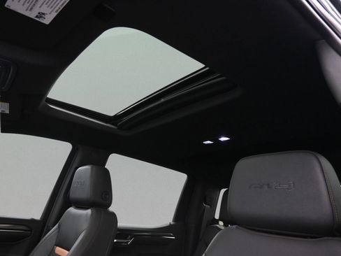 Used 2024 GMC Sierra 1500 AT4 w/ Technology Package image 39